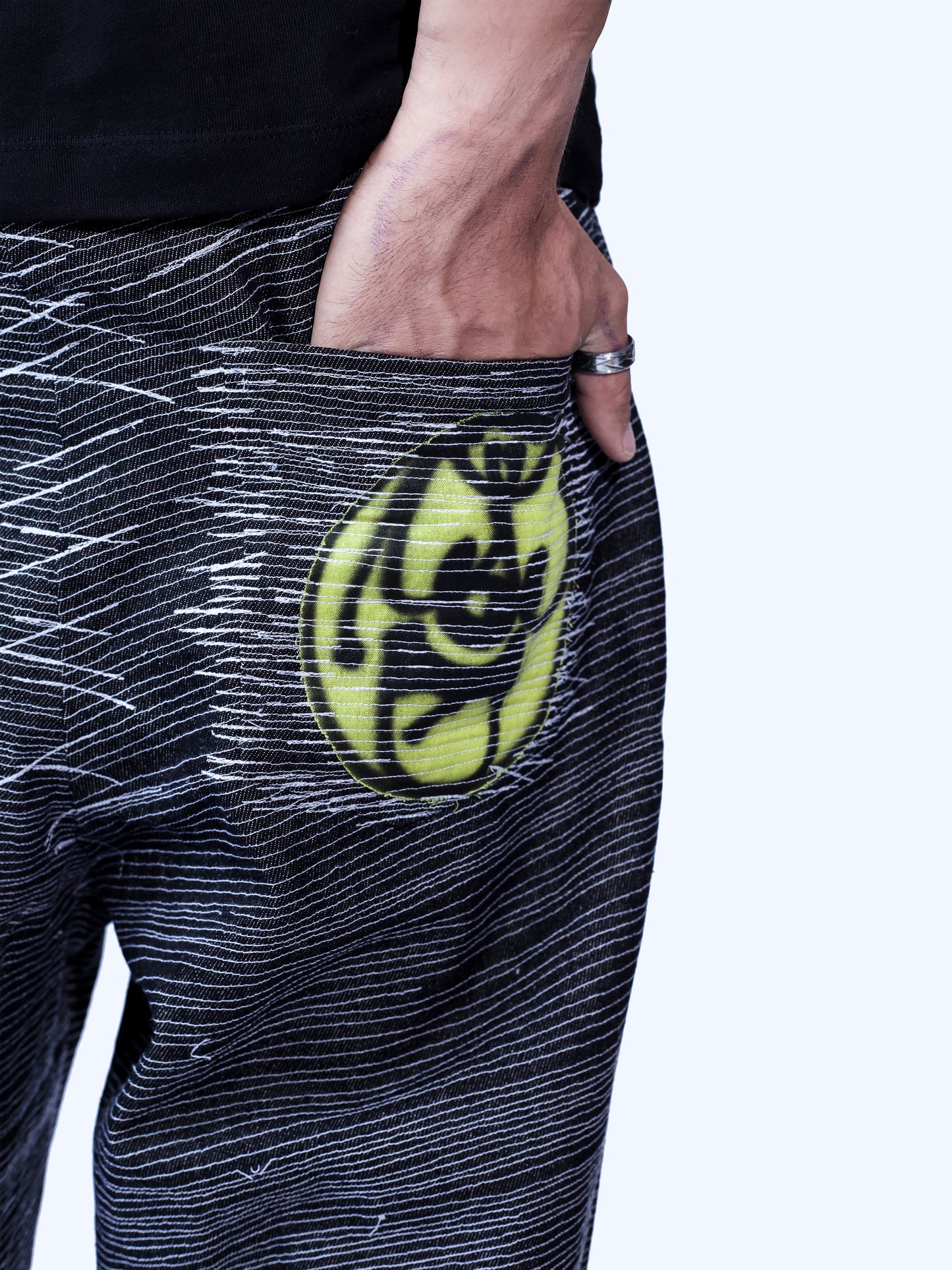 PARANOID PANT. L
