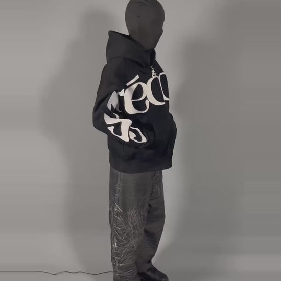 STAR HOODIE — vidéo du sweat à capuche zippé et de sa broderie